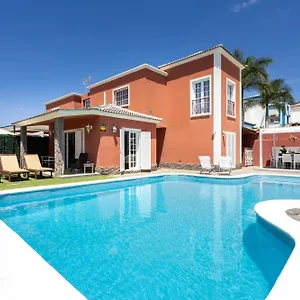 https://villa-tenerife-sur-adeje.tenerifehoteles.net