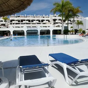 https://blu-paradise-costa-adeje-heated-pool.adeje-hotels.com